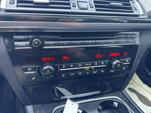 Used 2014 BMW 750i image 22