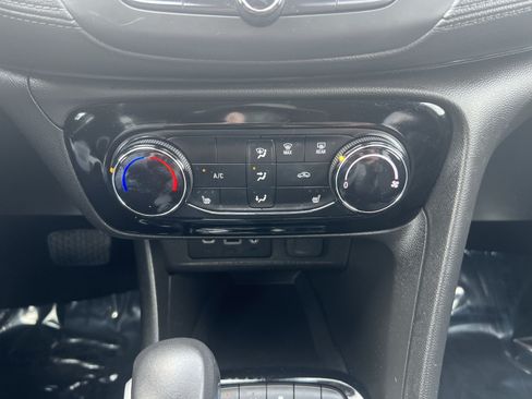 Used 2023 Buick Encore GX Preferred w/ Cold Weather Comfort Package AWD/4WD image 20
