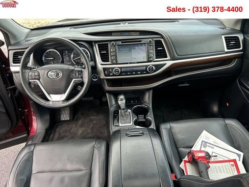 Used 2016 Toyota Highlander Limited AWD/4WD image 12