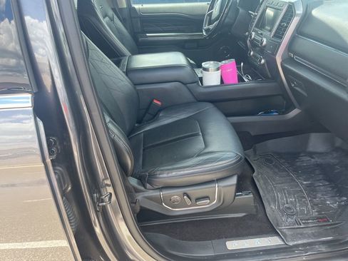 Used 2019 Ford Expedition Max Platinum image 5