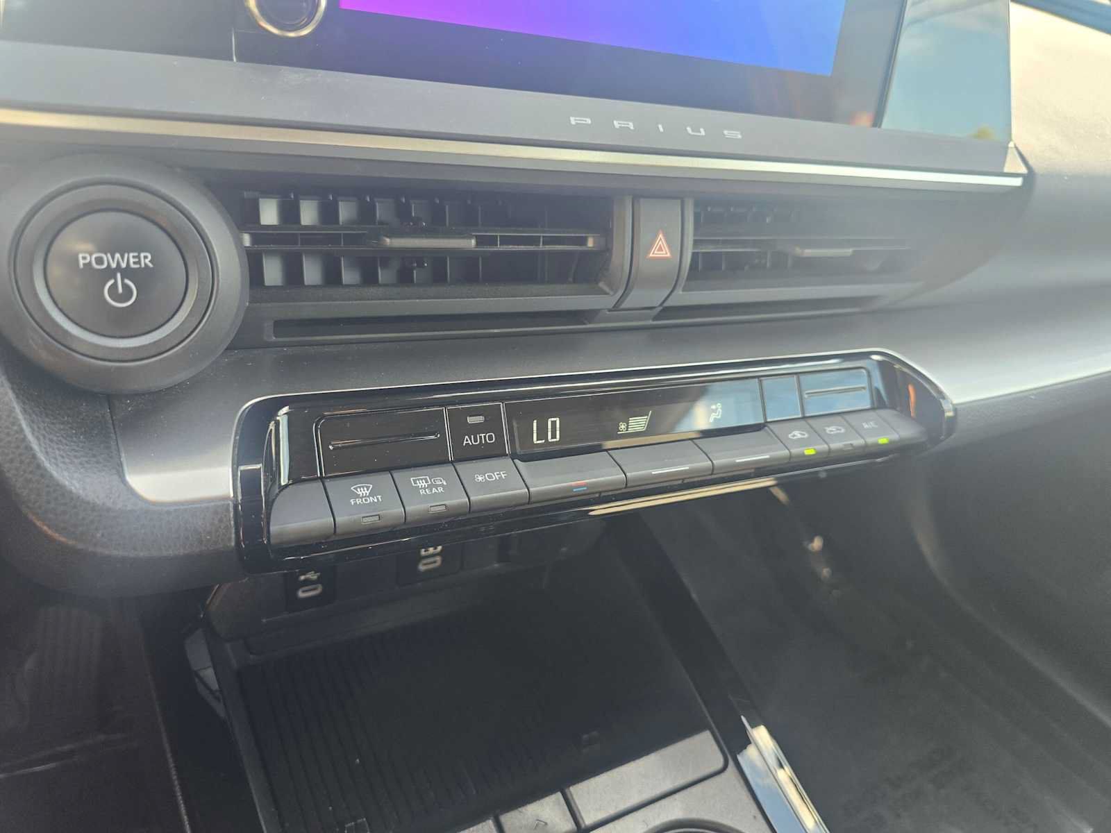 Used 2023 Toyota Prius LE FWD image 28