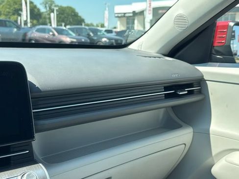 Used 2025 Hyundai Kona SEL AWD/4WD image 31
