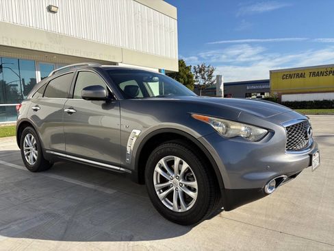 Used 2017 INFINITI QX70 AWD w/ Premium Package image 3