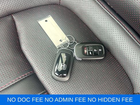 Used 2025 Honda Pilot Black Edition image 31
