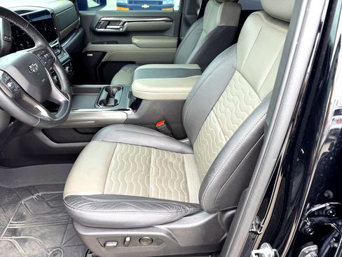 Used 2024 Chevrolet Silverado 2500 ZR2 image 12