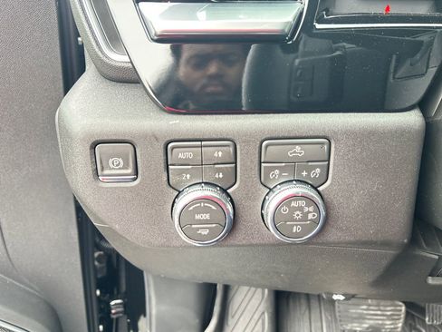 New 2026 GMC Sierra 1500 Elevation image 29