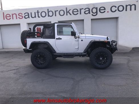 Used 2012 Jeep Wrangler Rubicon w/ Connectivity Group AWD/4WD image 1