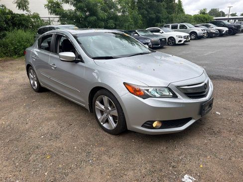 Used 2014 Acura ILX w/ Premium Package FWD image 2