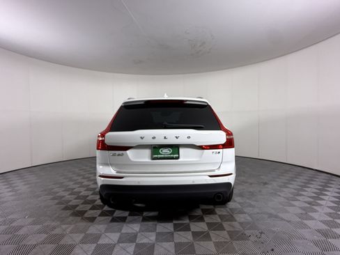 Used 2021 Volvo XC60 T5 Momentum w/ Premium Package AWD/4WD image 10