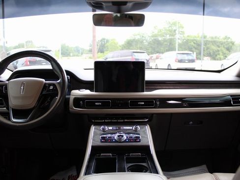 Used 2020 Lincoln Aviator Reserve w/ Equipment Group 201A AWD/4WD image 21