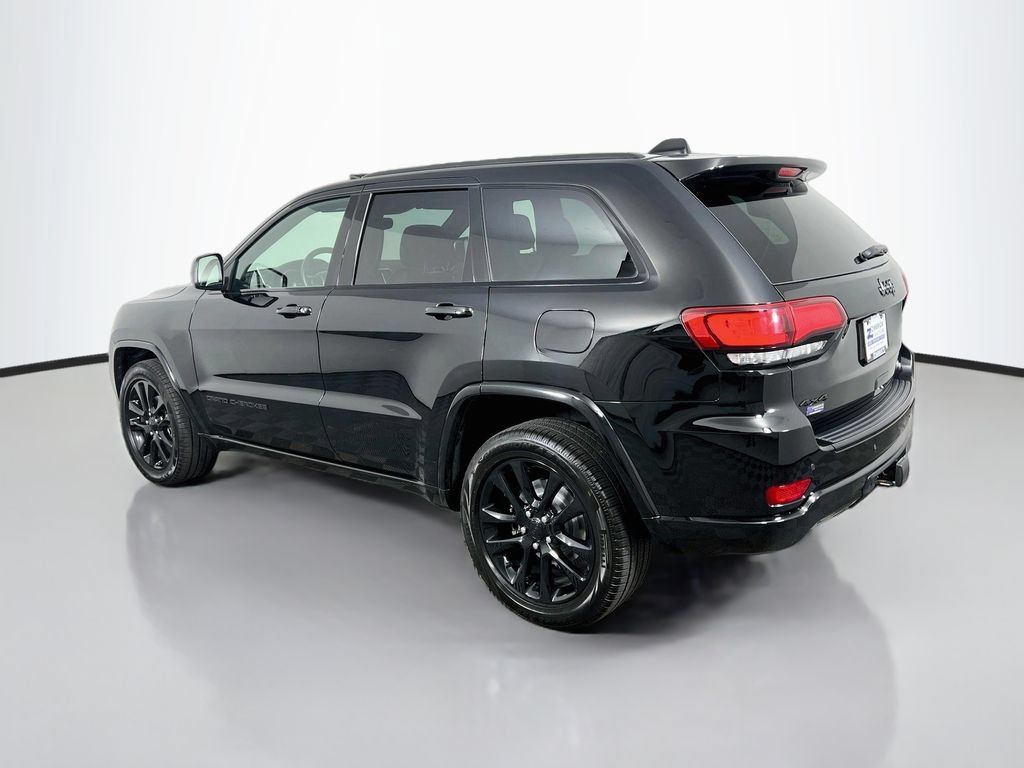 Used 2018 Jeep Grand Cherokee Altitude AWD/4WD image 5