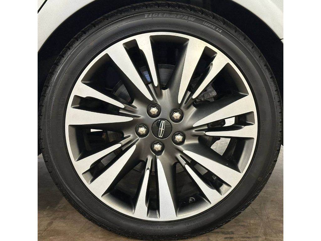 Used 2020 Lincoln MKZ Reserve FWD image 10