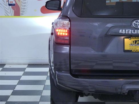 Used 2021 Toyota 4Runner SR5 Premium w/ Moonroof Package AWD/4WD image 29