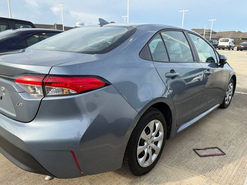 Used 2025 Toyota Corolla LE FWD image 3
