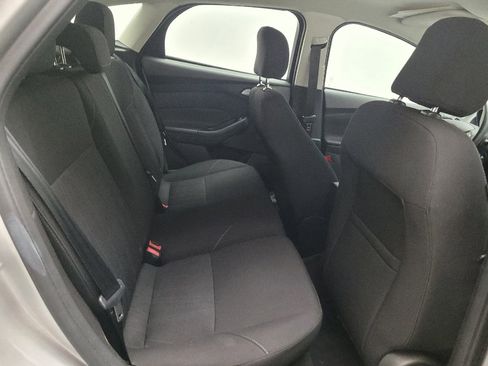 Used 2016 Ford Focus SE FWD image 19
