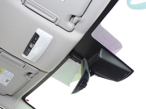 Used 2022 Nissan Versa S w/ Electronics Package image 17