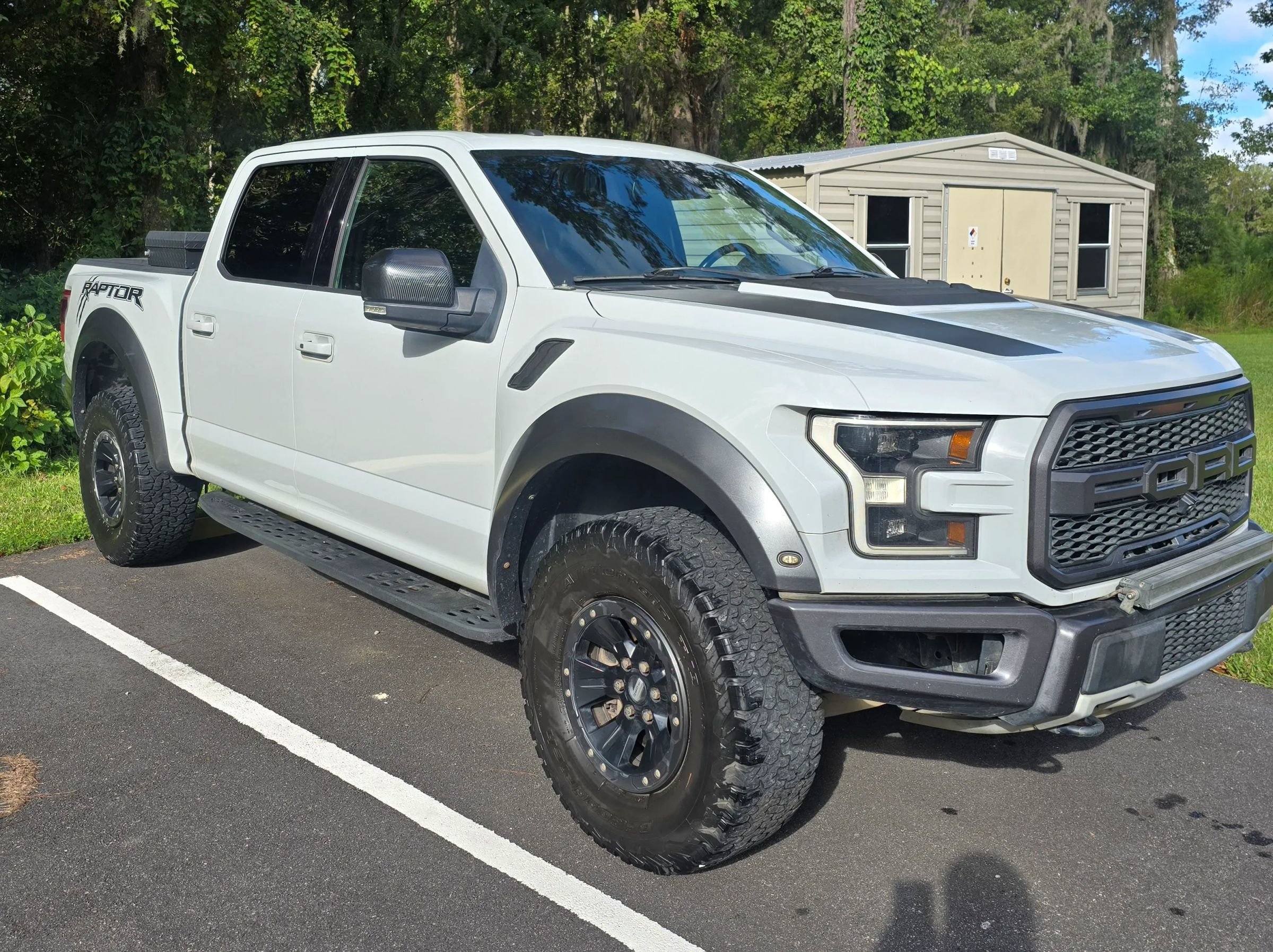 Used 2017 Ford F150 Raptor w/ Equipment Group 802A Luxury AWD/4WD image 16