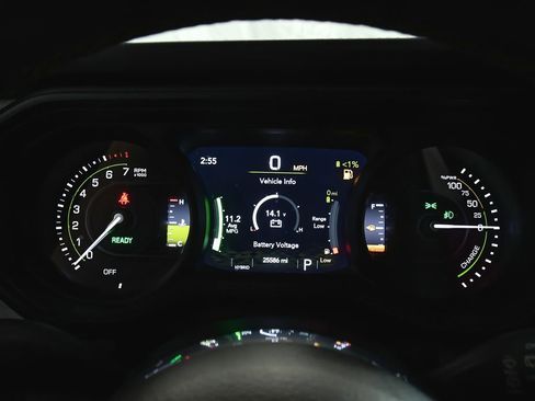 Used 2024 Jeep Wrangler Unlimited Sahara AWD/4WD image 28