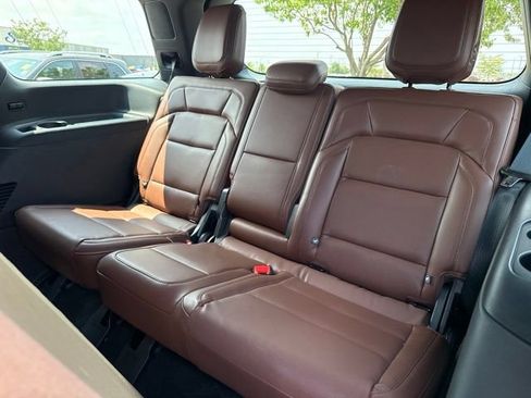 Certified 2026 Lincoln Navigator Reserve AWD/4WD image 17