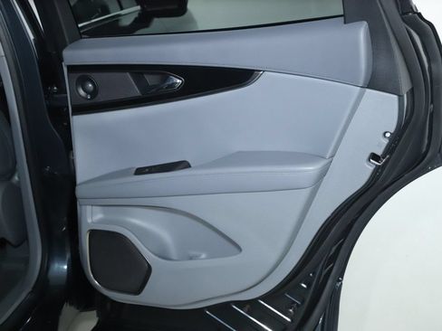 Certified 2021 Lincoln Nautilus Reserve AWD/4WD image 33