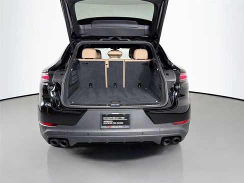 Certified 2022 Porsche Cayenne Platinum Edition AWD/4WD image 36