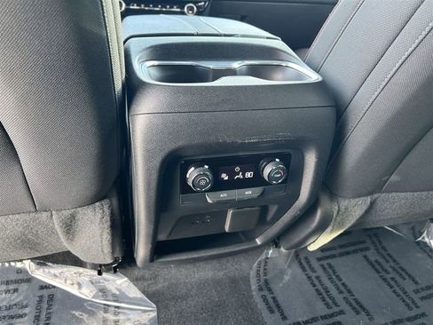 Certified 2024 Chevrolet Traverse Z71 image 23