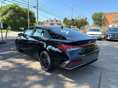 New 2026 Hyundai Elantra SEL Sport FWD image 5
