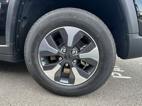 Used 2022 Jeep Grand Cherokee Limited 4xe image 10