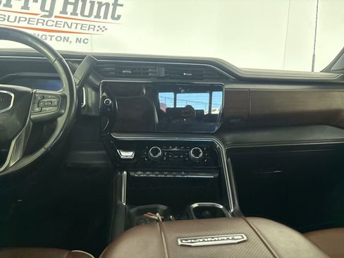 Used 2024 GMC Sierra 3500 Denali Ultimate image 23