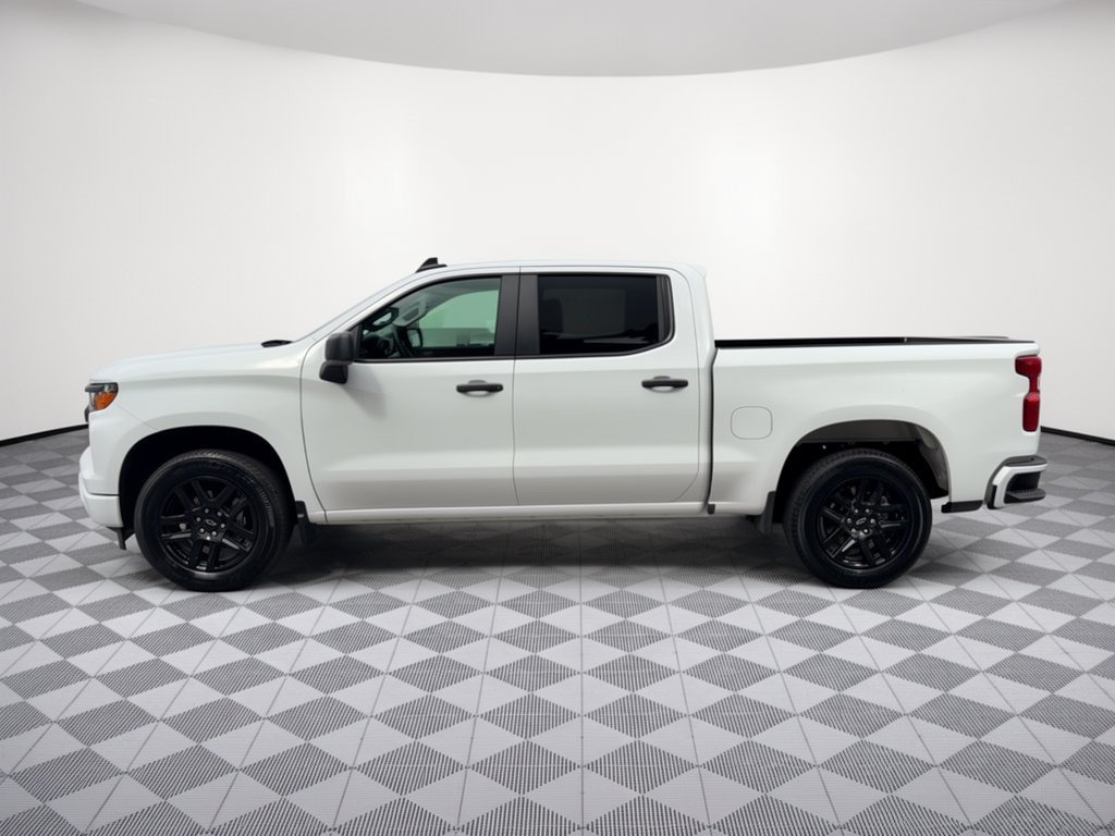 Used 2026 Chevrolet Silverado 1500 Custom w/ LPO, Dark Essentials Package RWD image 2