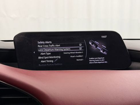 Used 2019 MAZDA MAZDA3 Hatchback w/ Premium Package FWD image 21