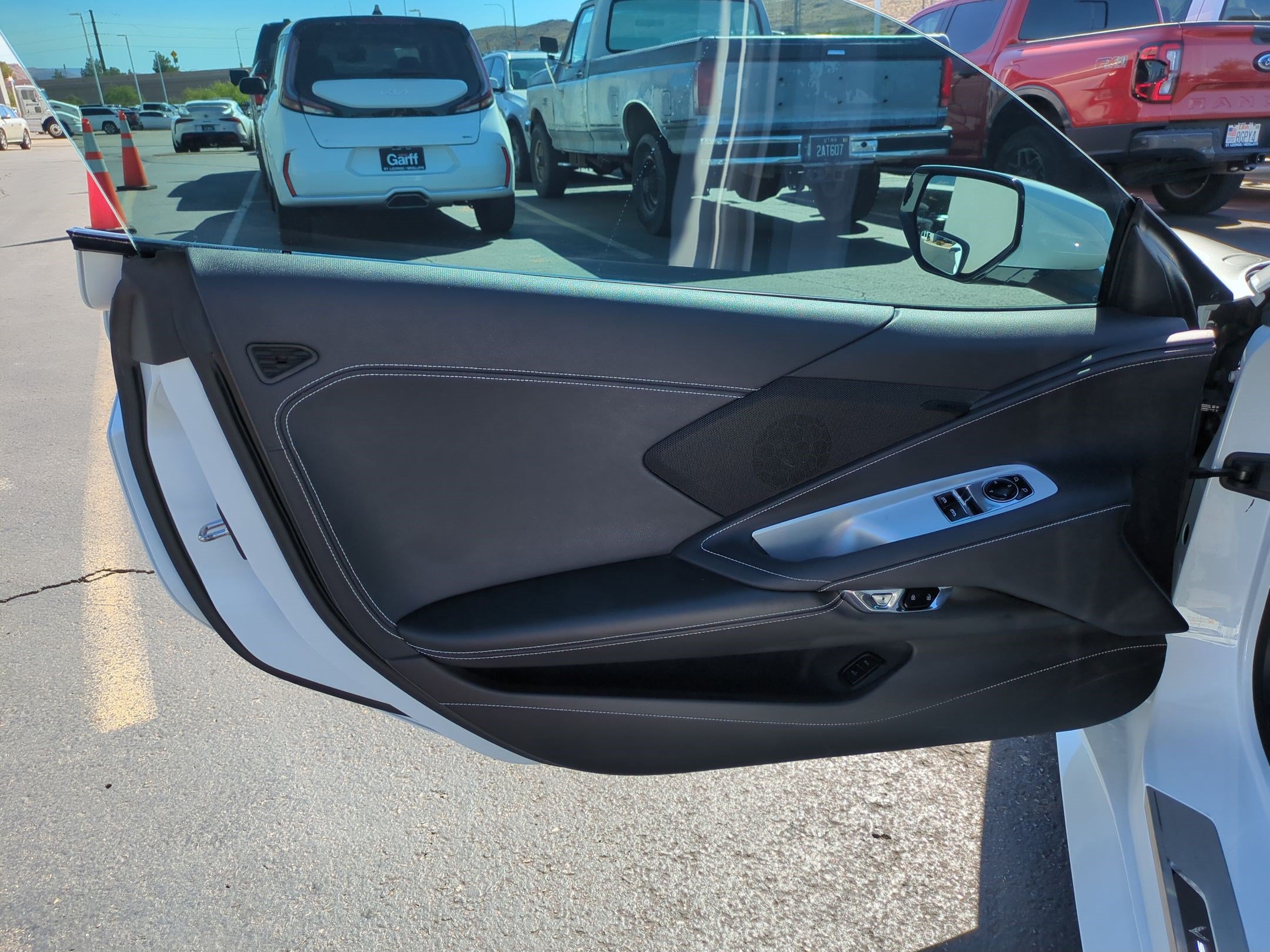 Used 2024 Chevrolet Corvette Stingray Coupe w/ 1LT RWD image 12