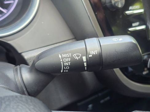 Used 2019 Toyota Camry LE FWD image 33