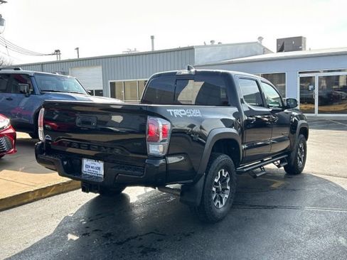 Used 2023 Toyota Tacoma TRD Off-Road w/ Advanced Technology Package image 10