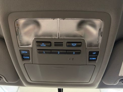 Used 2015 Toyota Highlander Limited AWD/4WD image 27