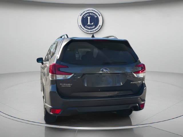 Used 2021 Subaru Forester Premium AWD/4WD image 6