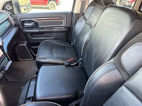 Used 2024 RAM 3500 Laramie image 28