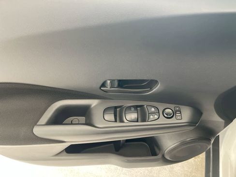 Used 2022 Nissan Kicks S FWD image 13