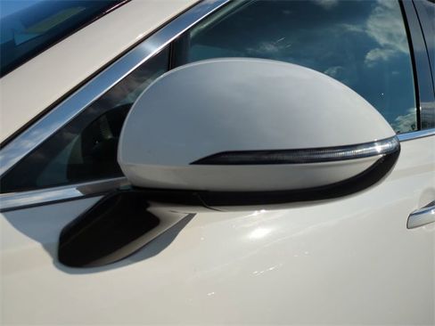 Certified 2022 Genesis GV70 2.5T image 11