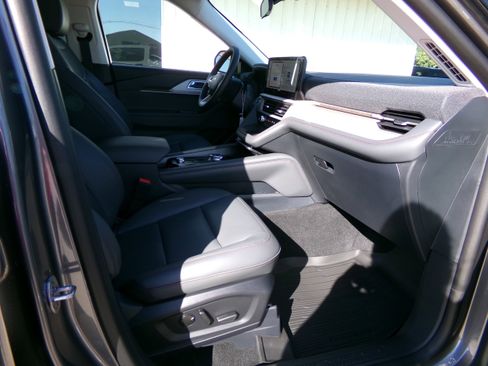 New 2025 Ford Explorer Active image 13