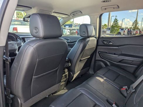 Used 2021 GMC Acadia SLT w/ Elevation Edition image 19