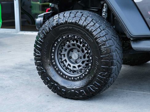 Used 2021 Jeep Wrangler Unlimited Rubicon AWD/4WD image 20