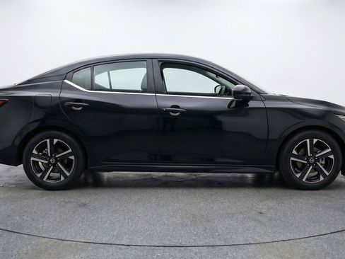 Used 2025 Nissan Sentra SV image 11