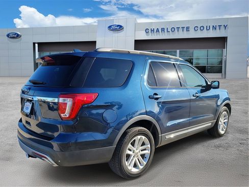 Used 2017 Ford Explorer XLT w/ Equipment Group 202A image 4