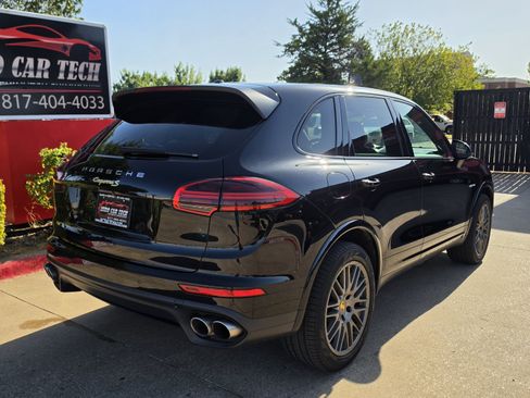 Used 2017 Porsche Cayenne S Platinum w/ Premium Package (PJW) AWD/4WD image 8