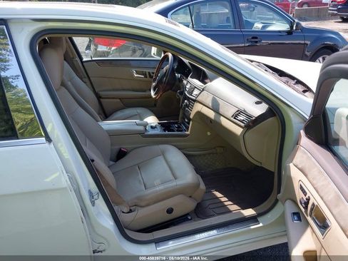 Used 2011 Mercedes-Benz E 350 4MATIC Sedan image 3