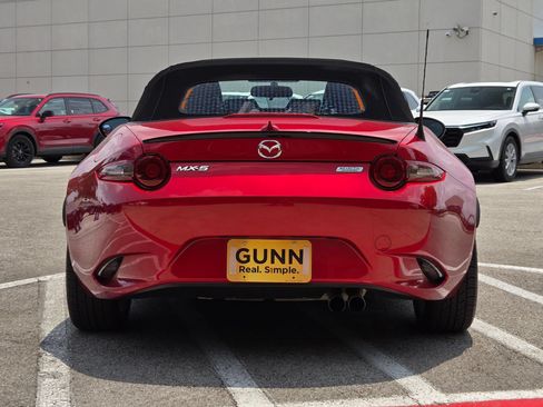 Used 2016 MAZDA MX-5 Miata Club RWD image 4