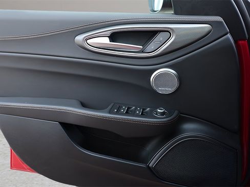 New 2025 Alfa Romeo Giulia Intensa w/ Driving Assist Package image 20