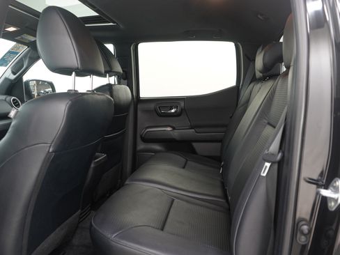 Used 2023 Toyota Tacoma TRD Off-Road w/ TRD Premium Off Road Package image 15