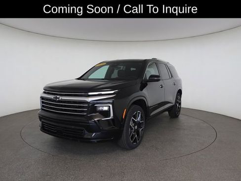 Used 2025 Chevrolet Traverse High Country FWD image 2